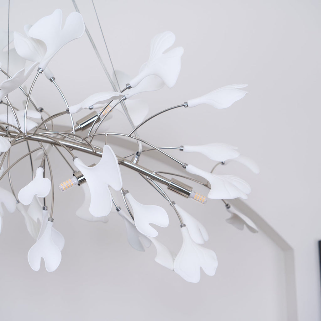 Lustr Arux Gingko — styl Art Deco, design se zakřivením směrem dolů