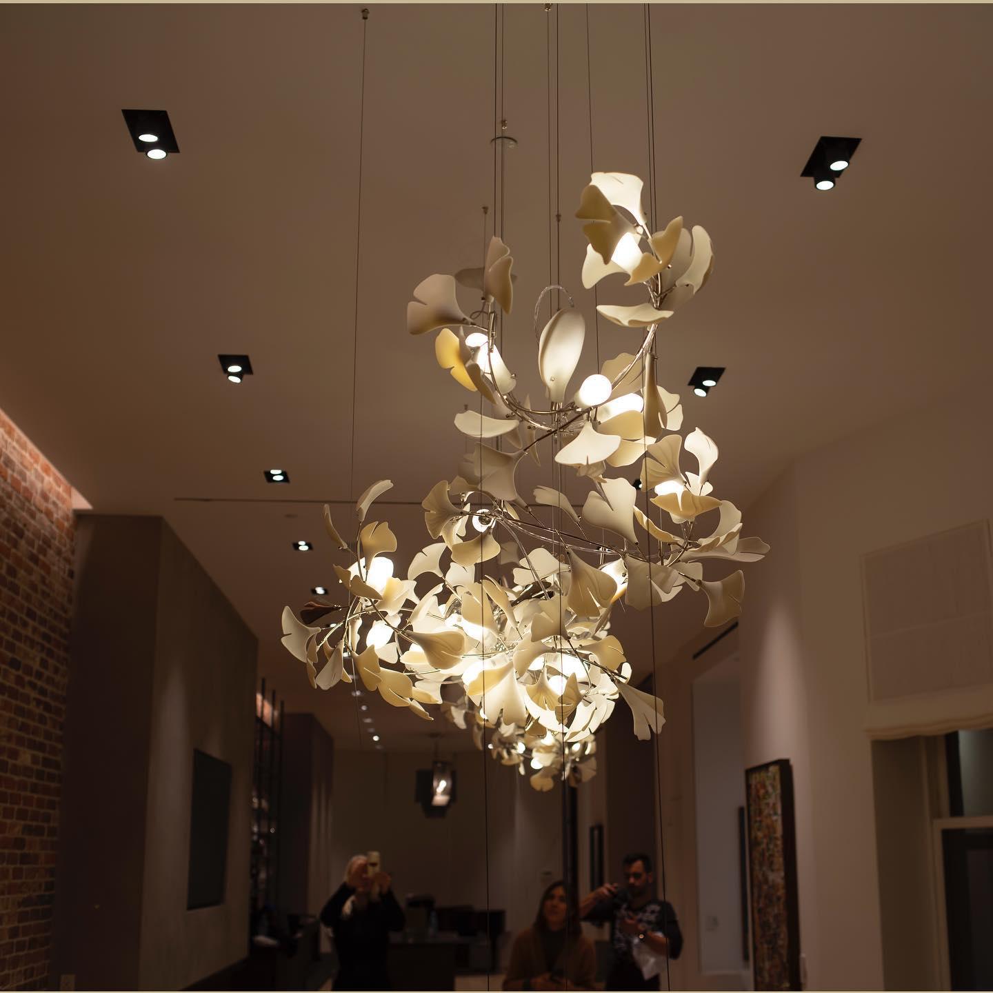 Lineare Pendelleuchte „Gingko Bloom“ – 39 Zoll, 6-flammig, oder 47 Zoll, 8-flammig