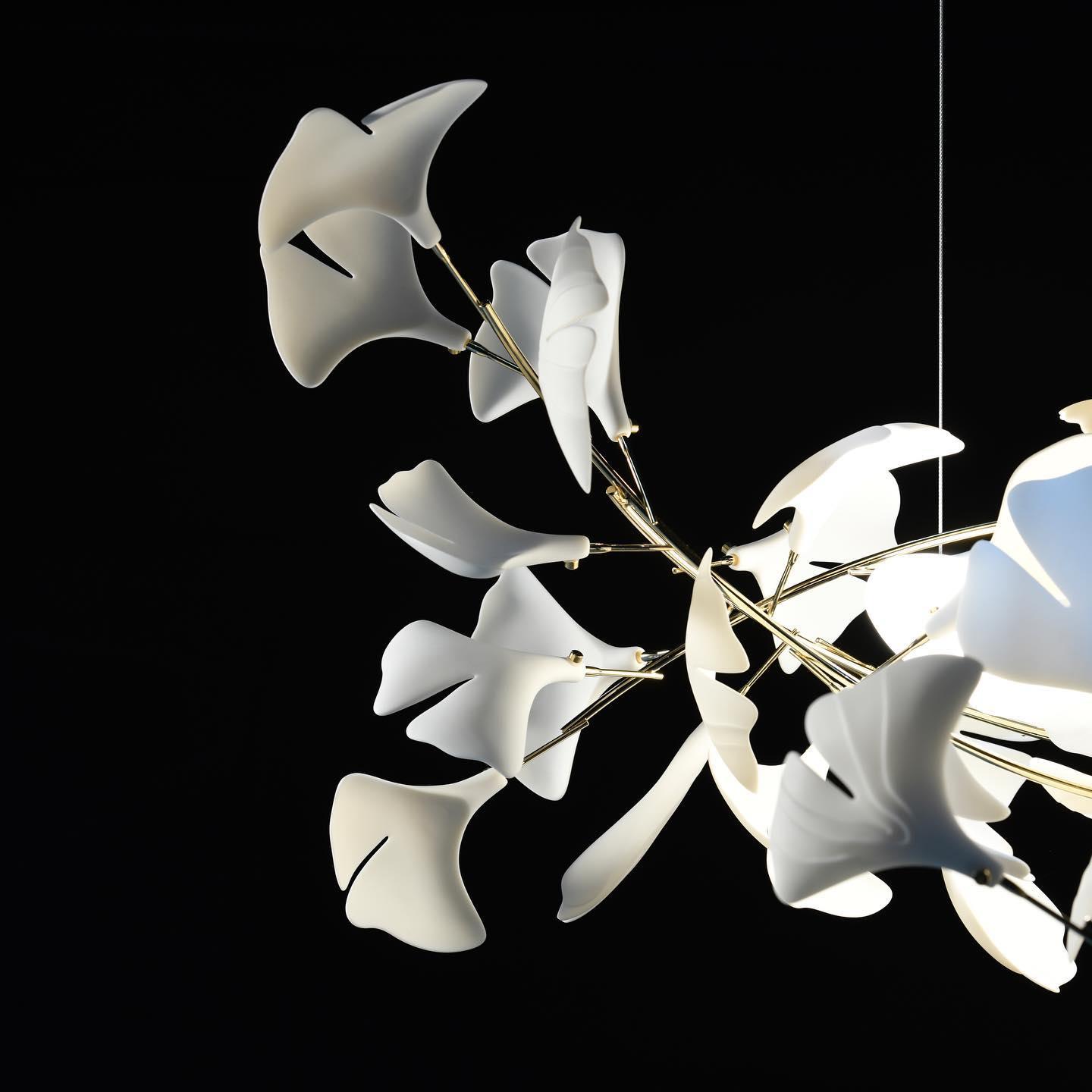 Lineare Pendelleuchte „Gingko Bloom“ – 39 Zoll, 6-flammig, oder 47 Zoll, 8-flammig