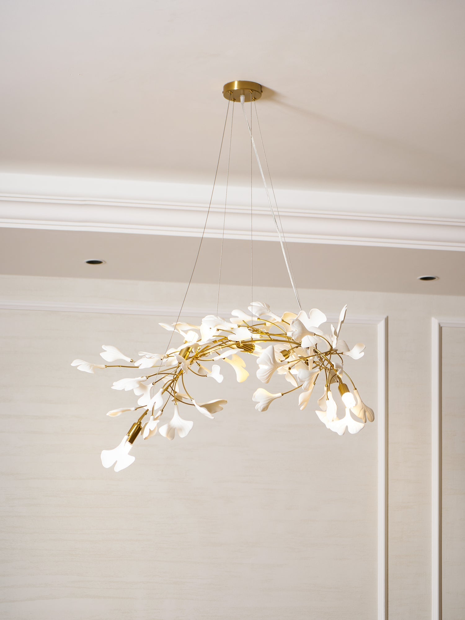 Lineare Pendelleuchte „Gingko Bloom“ – 39 Zoll, 6-flammig, oder 47 Zoll, 8-flammig