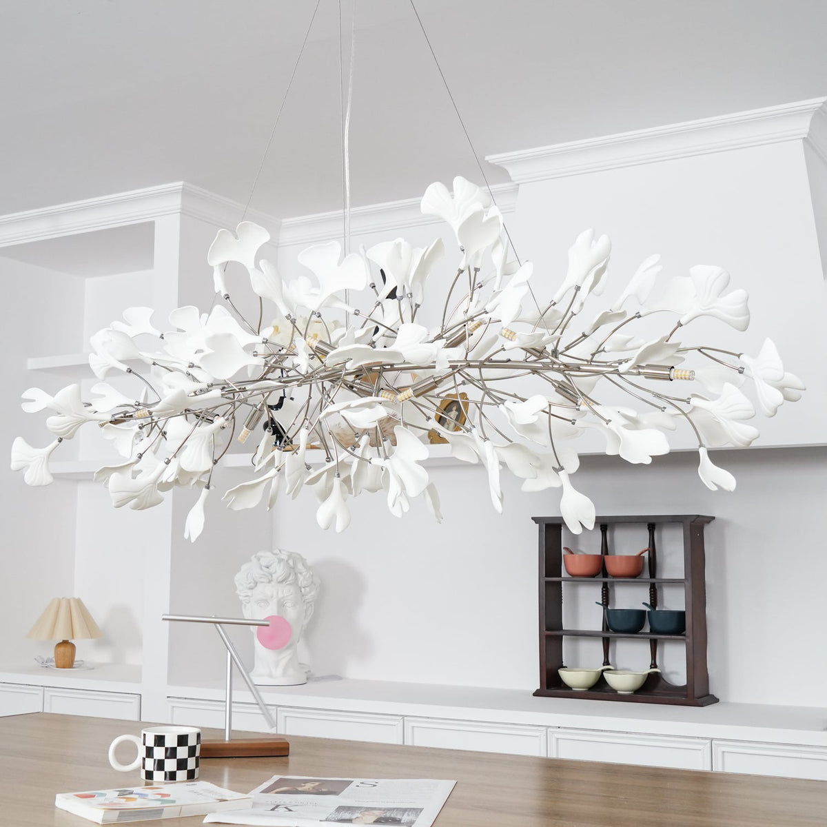 Lustr Arux Gingko — styl Art Deco, design se zakřivením směrem dolů