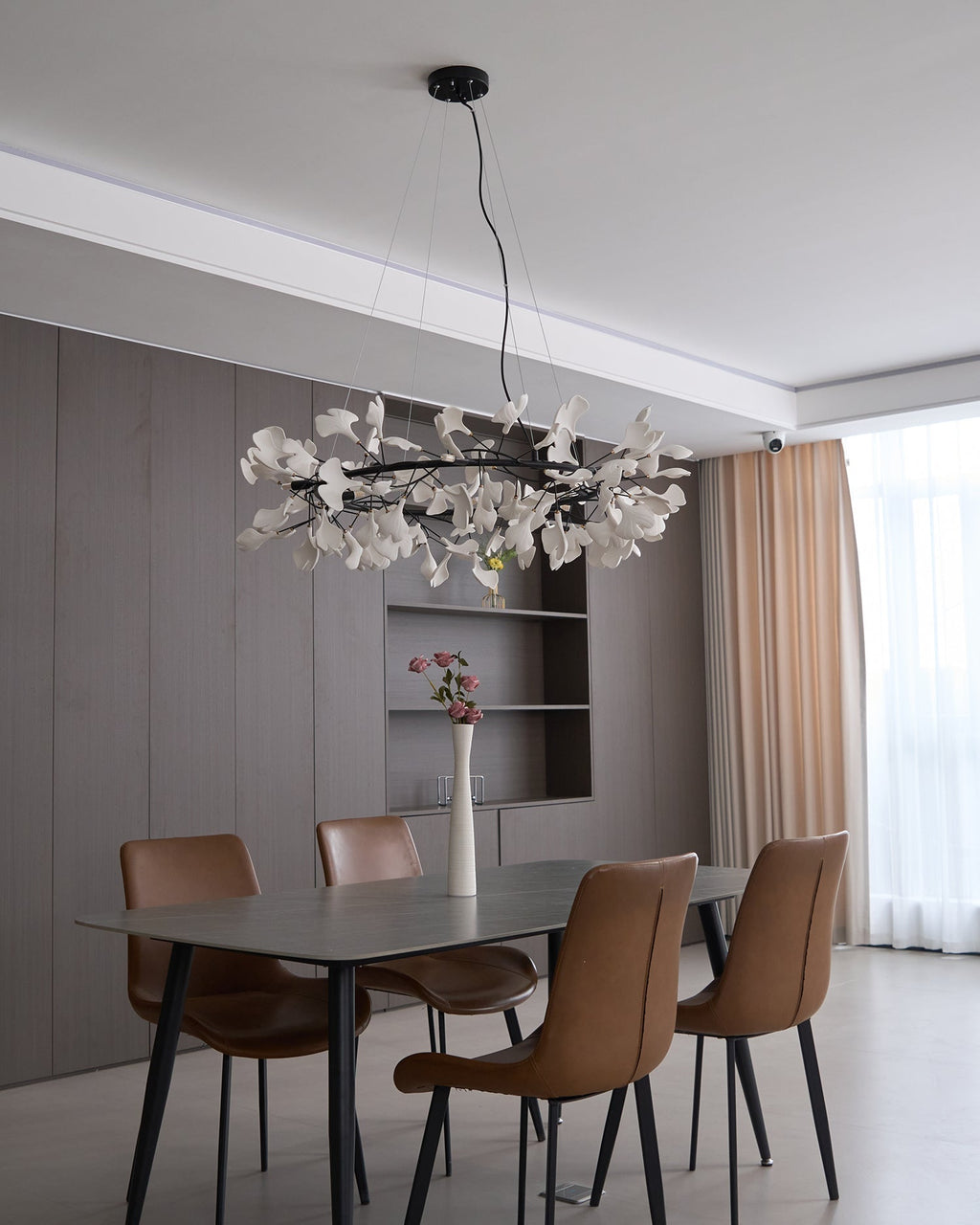 Korunový lustr Gingko — nízkoprofilové provedení 11.8″
