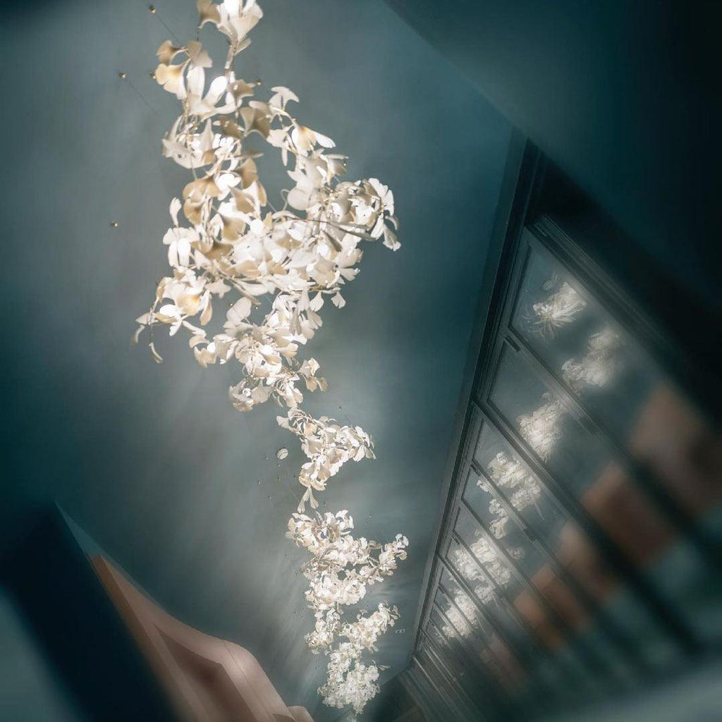 Lineární ručně odlévaný porcelánový lustr Ginkgo