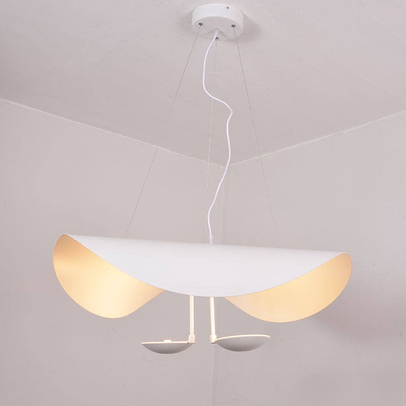 Závěsné svítidlo Giorgio — zakřivené diskové stínidlo, design s jednou linií