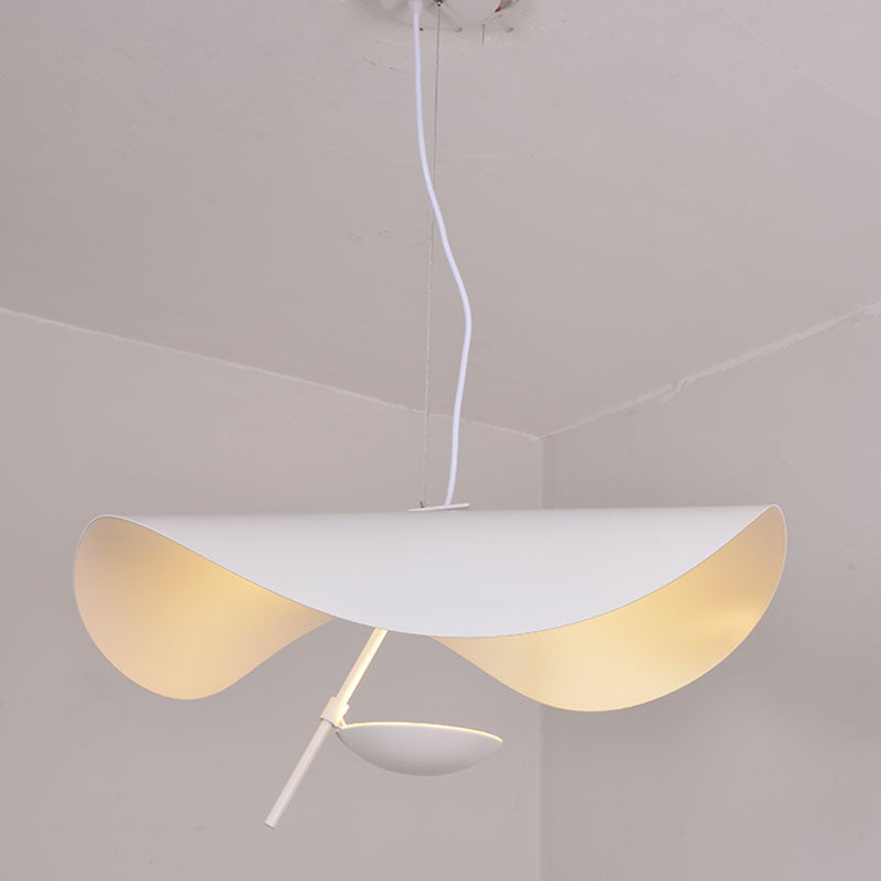 Závěsné svítidlo Giorgio — zakřivené diskové stínidlo, design s jednou linií