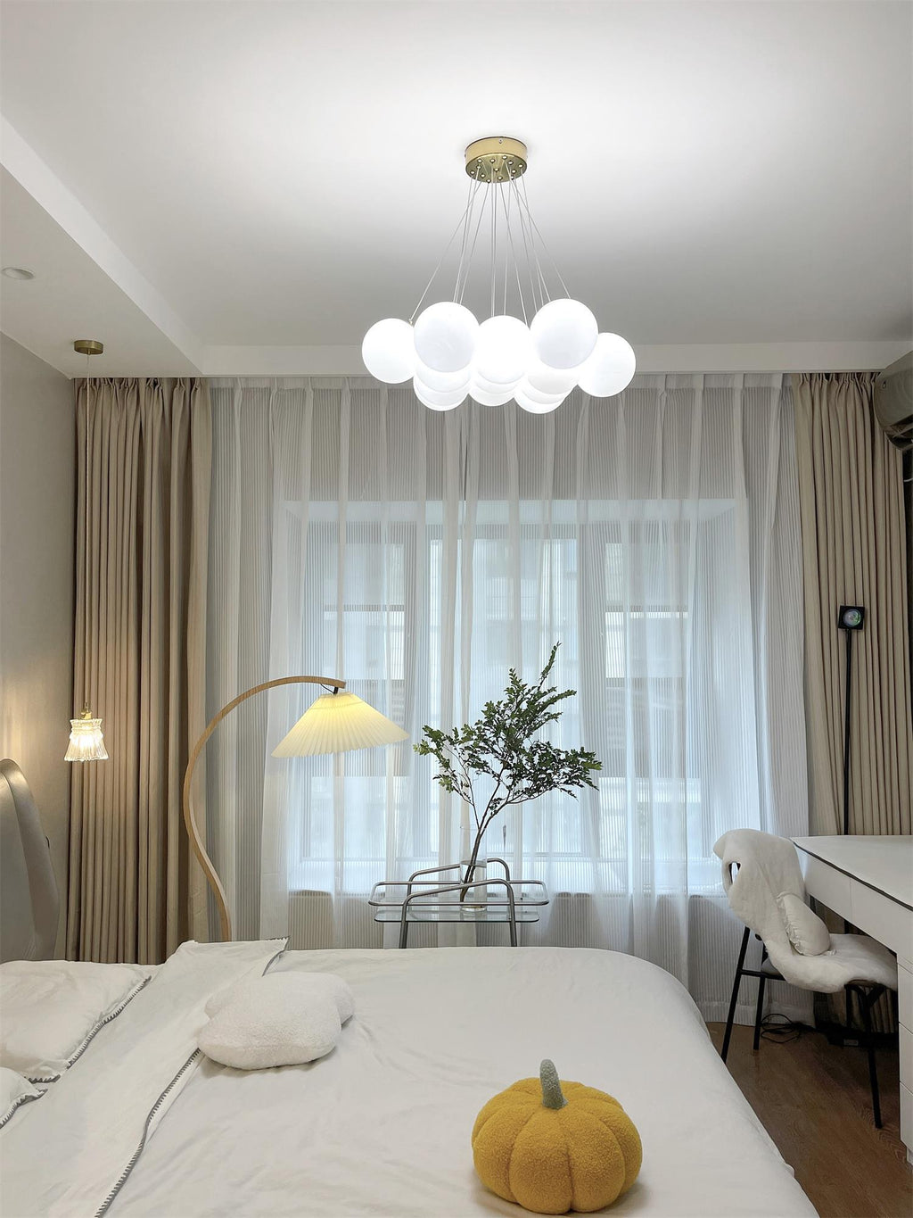 Contemporary Glass Cluster Ceiling Chandelier