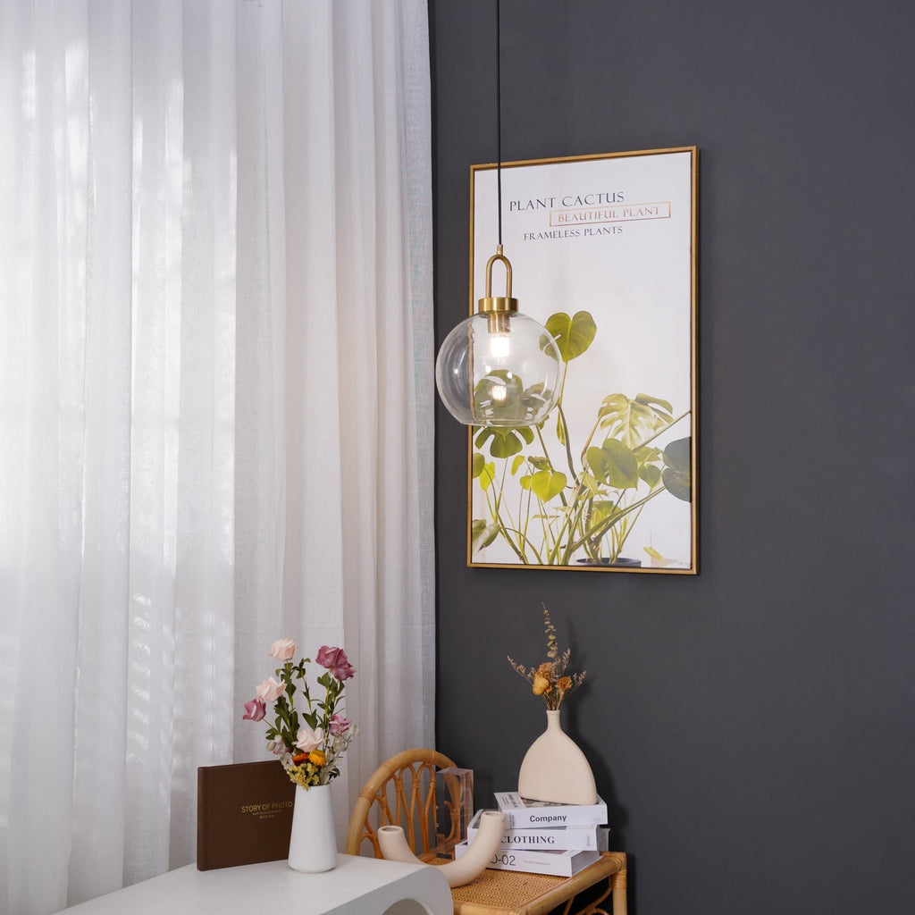 Pendellampe i glas med swag-ledning