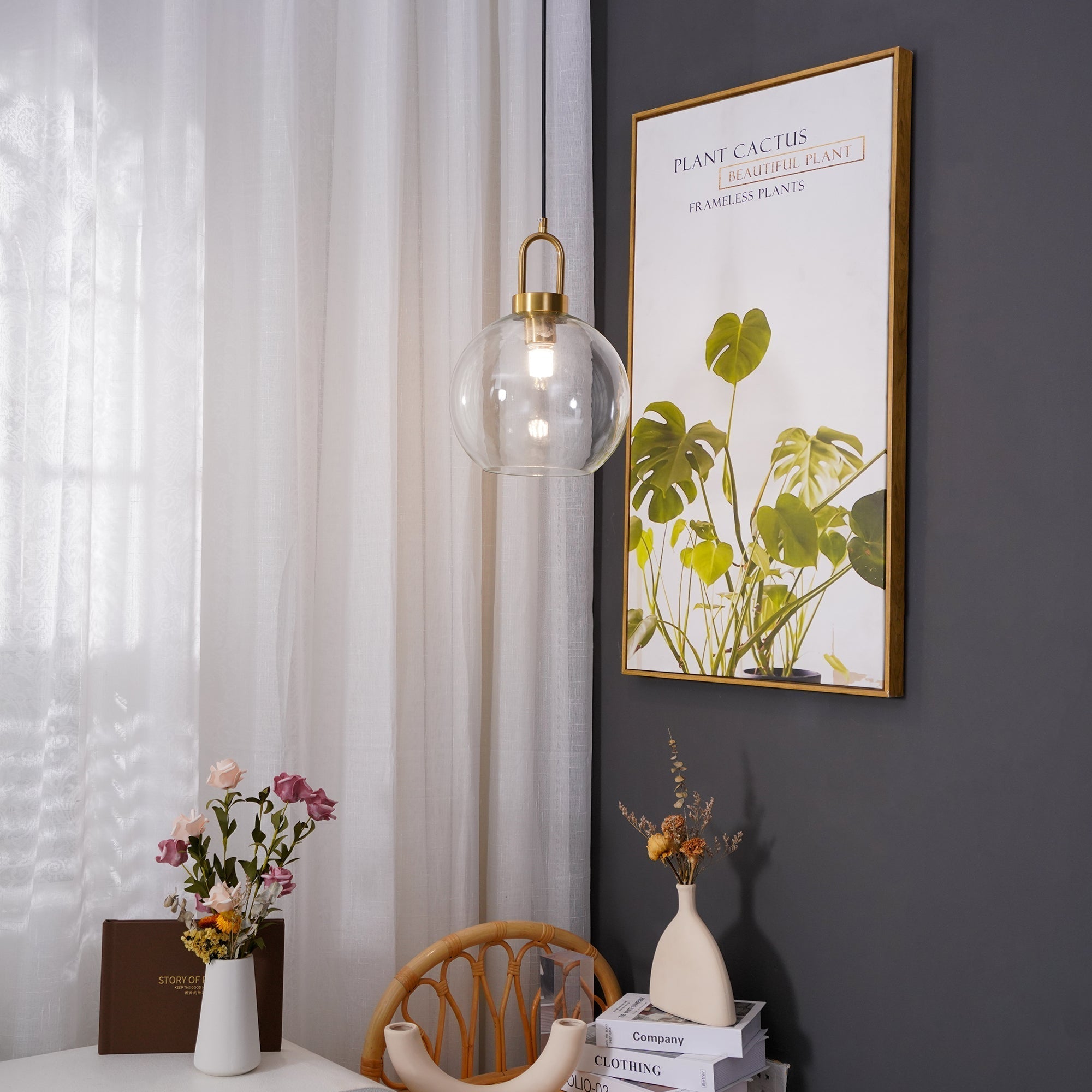 Pendellampe i glas med swag-ledning