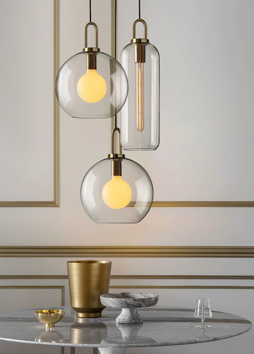 Pendellampe i glas med swag-ledning