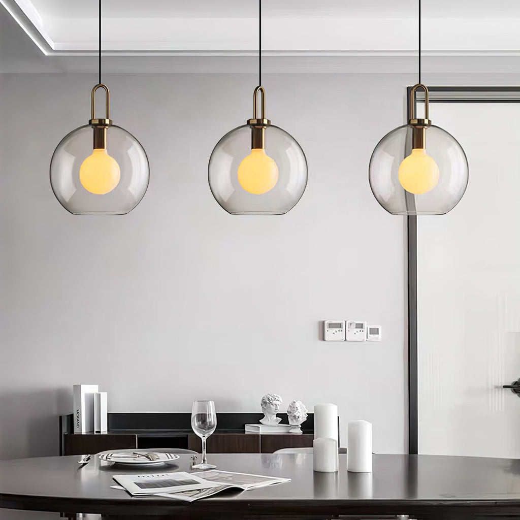 Pendellampe i glas med swag-ledning
