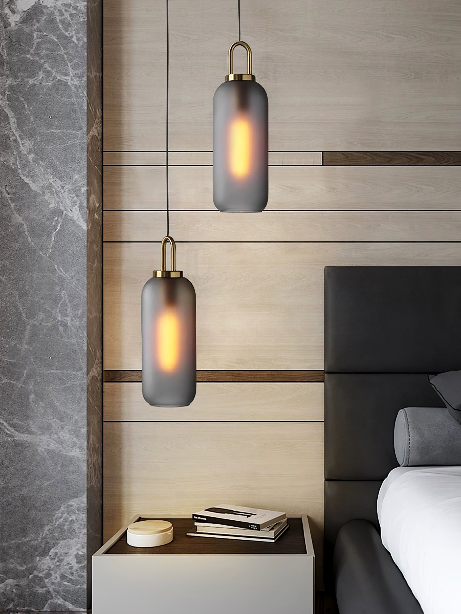 Pendellampe i glas med swag-ledning