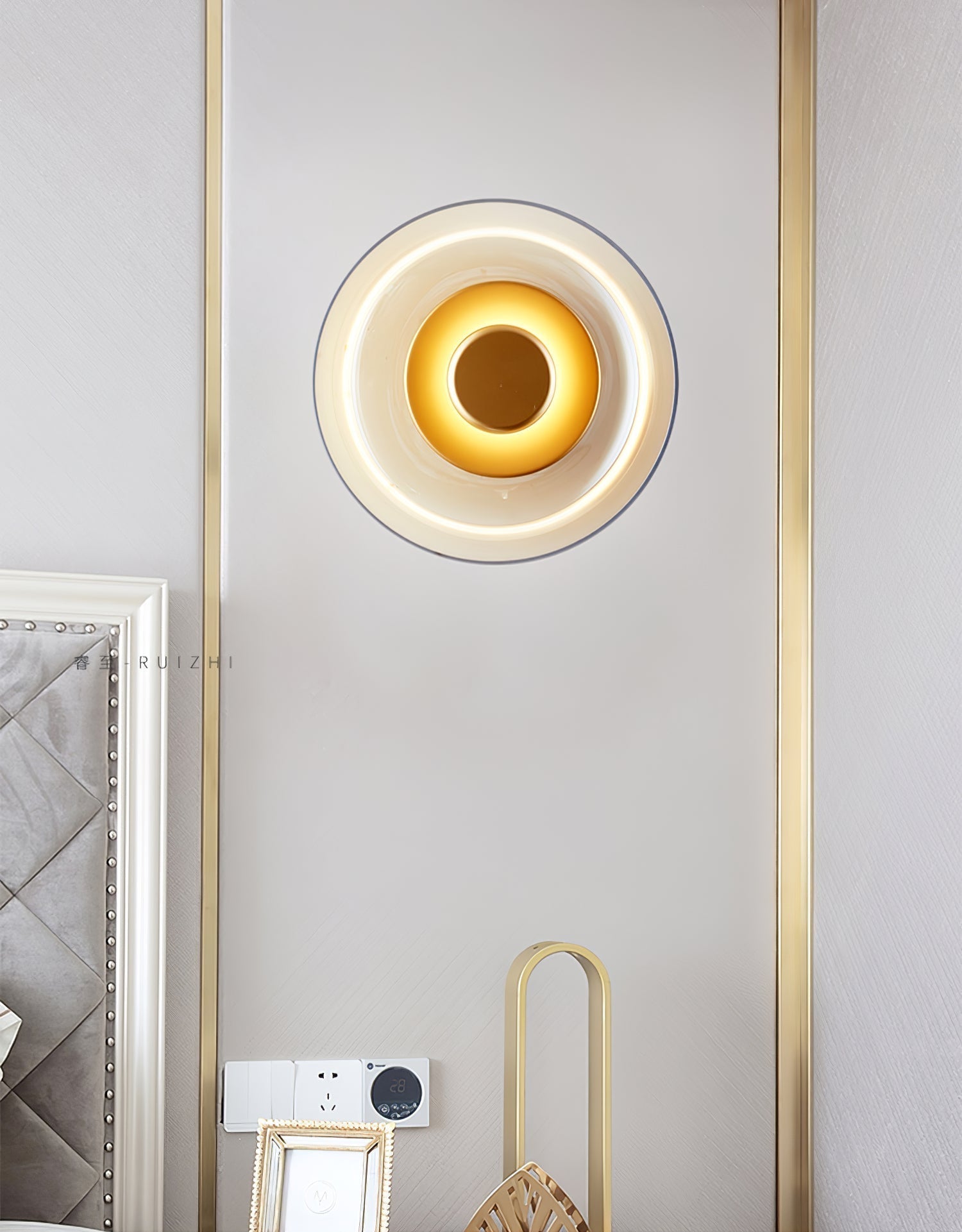 Glimmera rund væglampe — 9″ diameter, slankt design