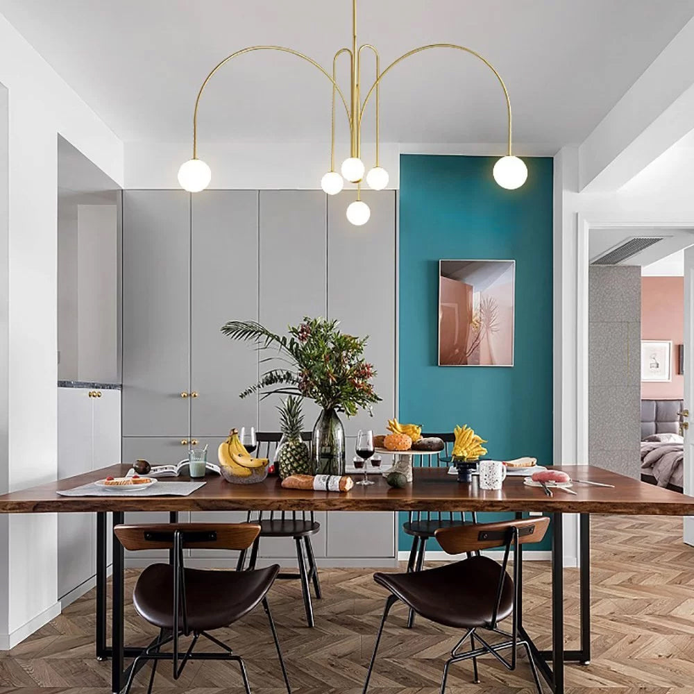 מנורת תלייה דרמטית גדולה ולורה לאכילה ומגורים