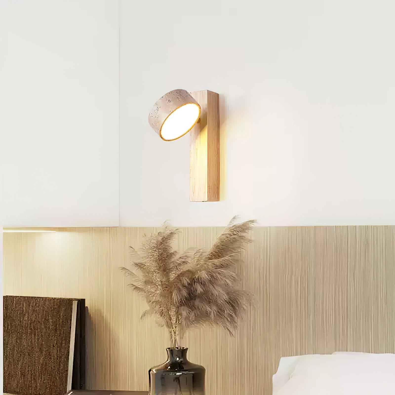 Moderní nástěnné svítidlo Grove Beam — minimalistický design, přímé světlo směřující dolů