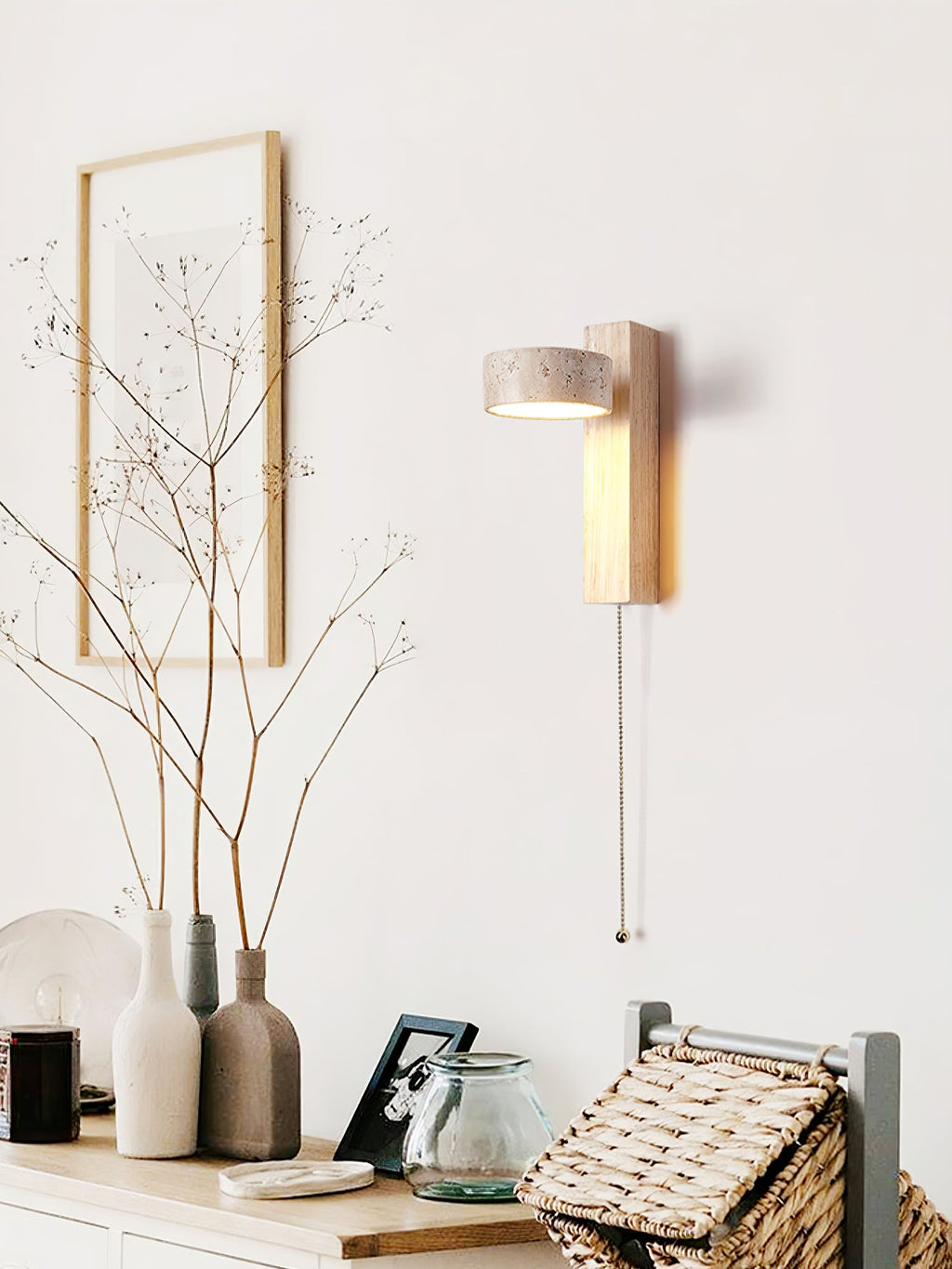 Moderní nástěnné svítidlo Grove Beam — minimalistický design, přímé světlo směřující dolů