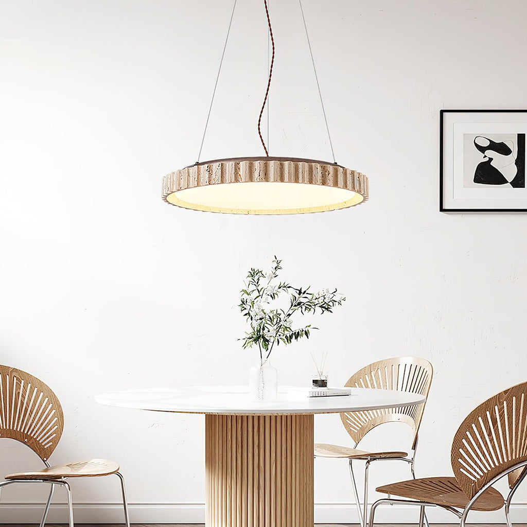 Lampada a sospensione in travertino Wabi-Sabi Grove Circle — LED integrato, dimensioni ridotte D12.6 x H2.8 pollici