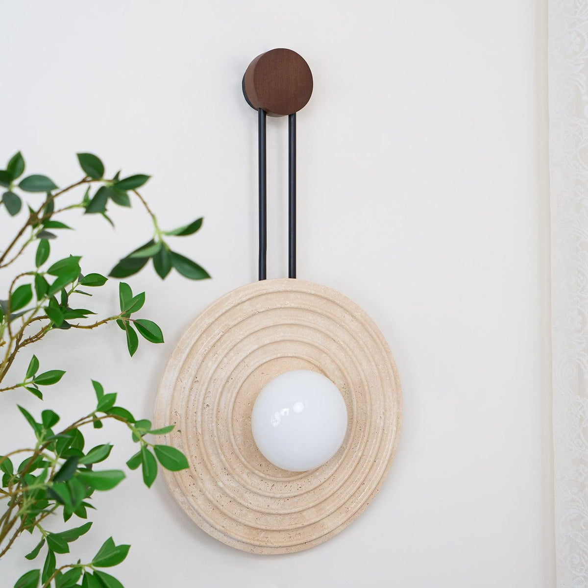 Żółta lampa ścienna z trawertynu Growth Ring — pojedyncze gniazdo G9 5W