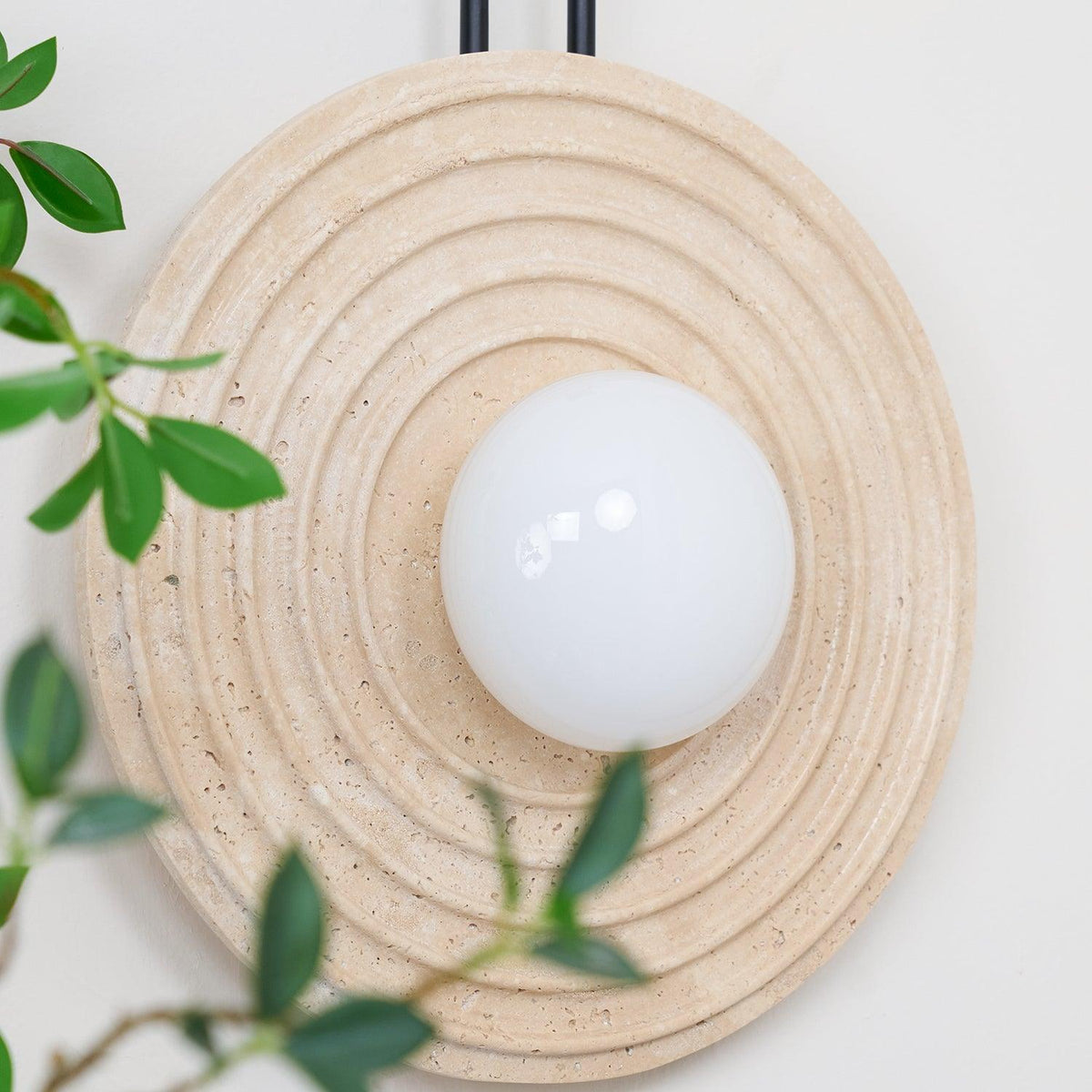 Żółta lampa ścienna z trawertynu Growth Ring — pojedyncze gniazdo G9 5W