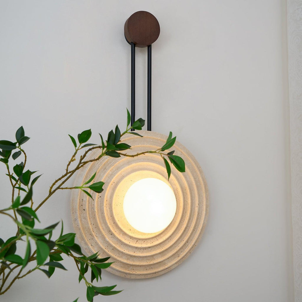 Żółta lampa ścienna z trawertynu Growth Ring — pojedyncze gniazdo G9 5W