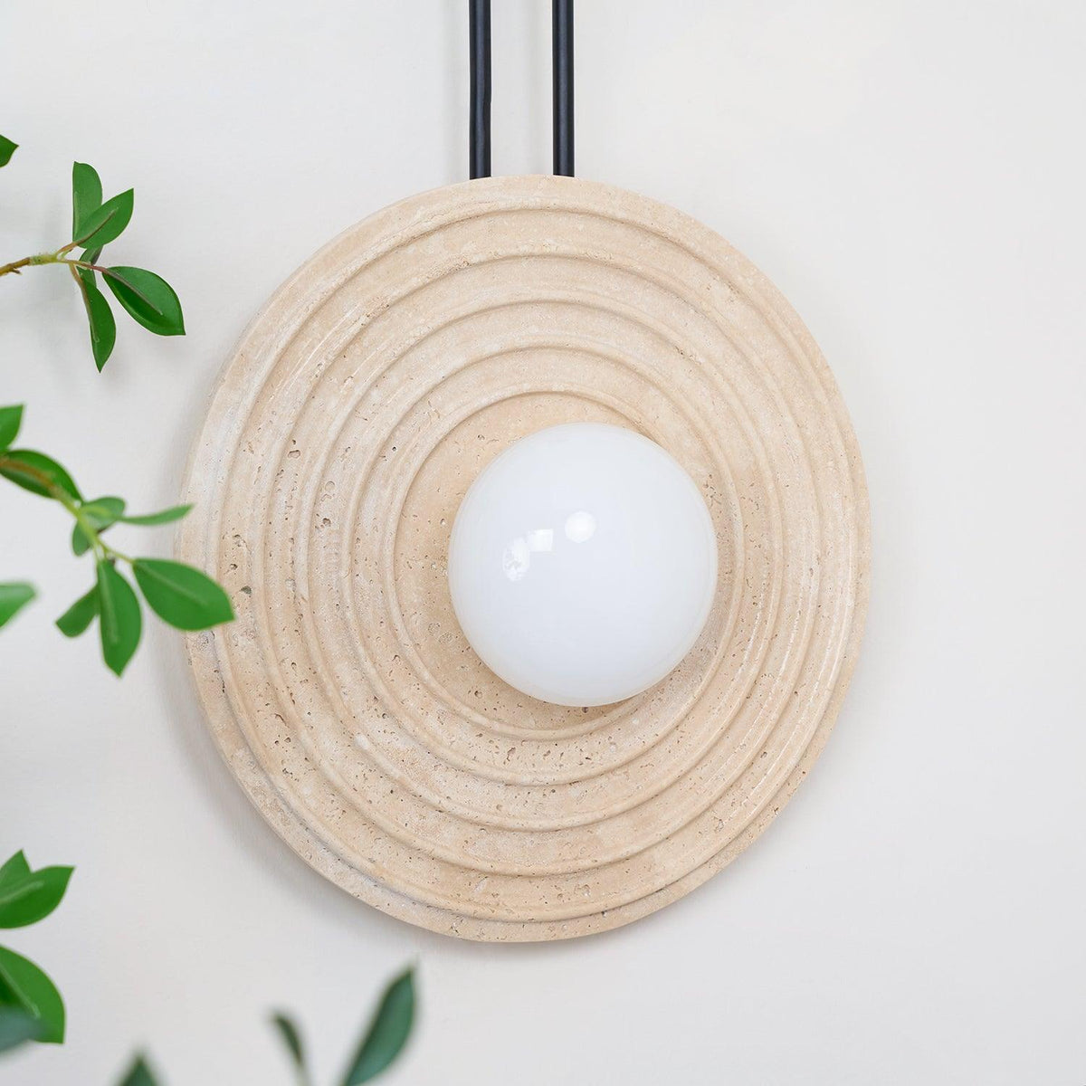 Żółta lampa ścienna z trawertynu Growth Ring — pojedyncze gniazdo G9 5W