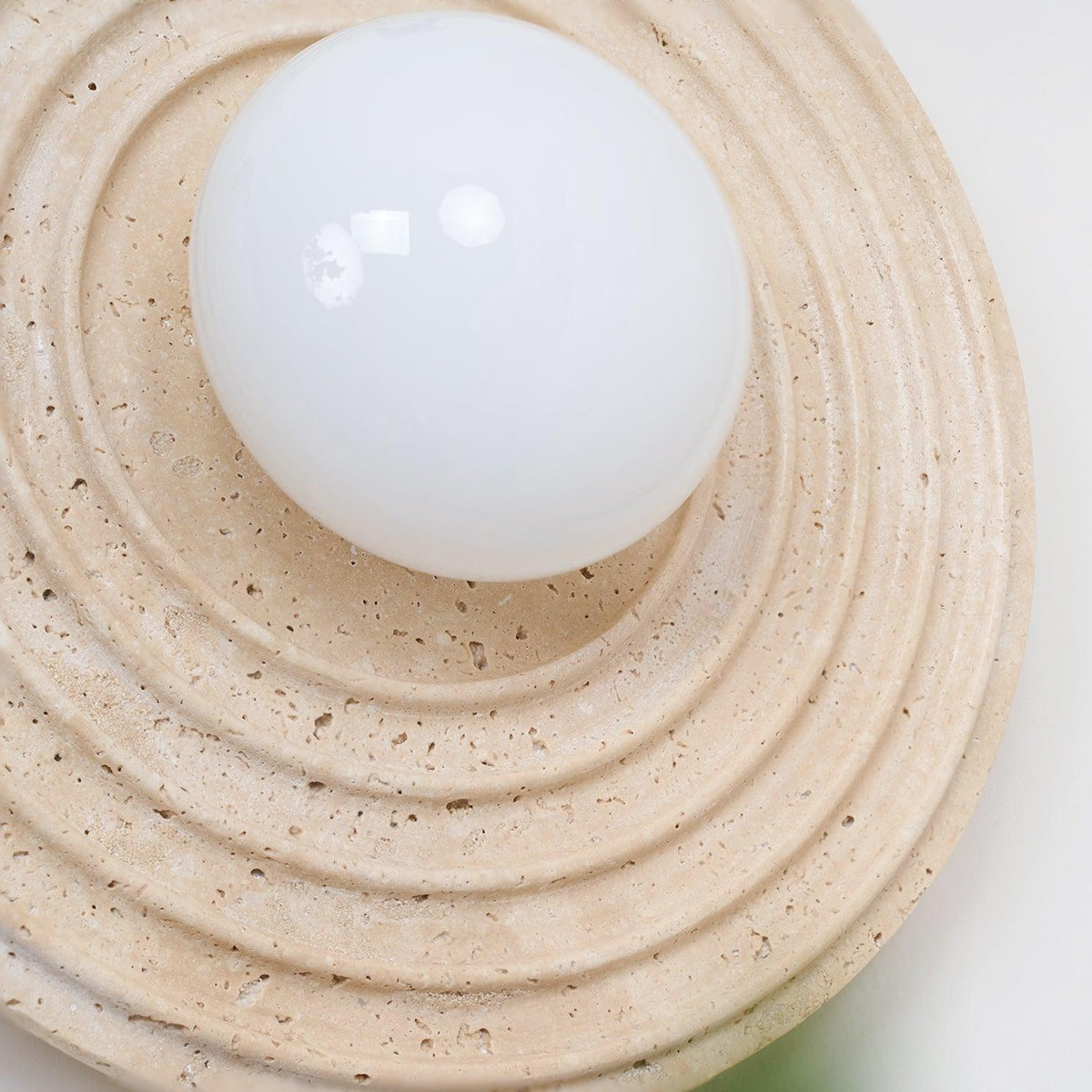 Żółta lampa ścienna z trawertynu Growth Ring — pojedyncze gniazdo G9 5W
