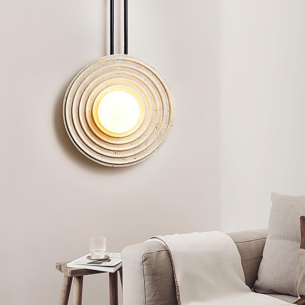 Żółta lampa ścienna z trawertynu Growth Ring — pojedyncze gniazdo G9 5W