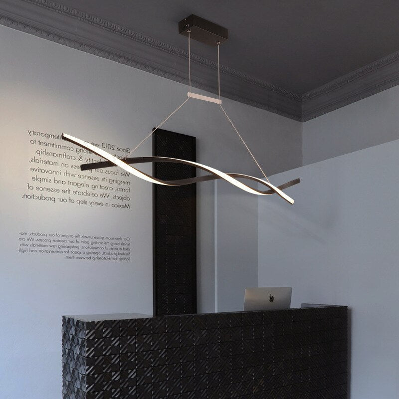 Sleek Twisted Pendant Lamp | Orntli