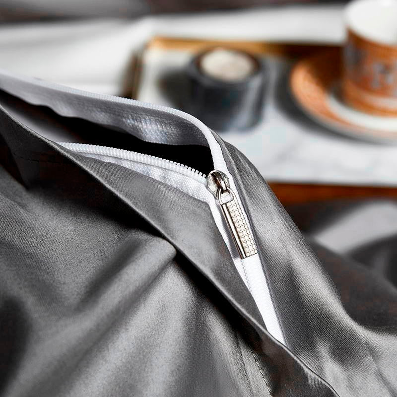 طقم أغطية سرير من القطن المصري بحواف مطرزة باللون الرمادي ليلى