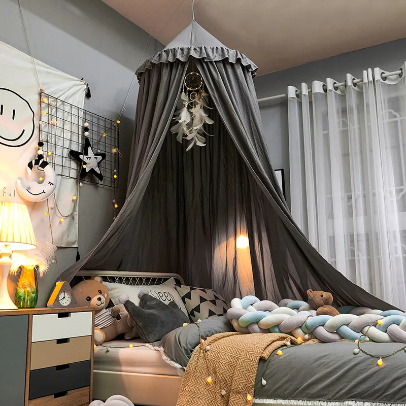 Barnsäng Baldakin med tofsar och volangdetalj - Vit, Rosa och Grå