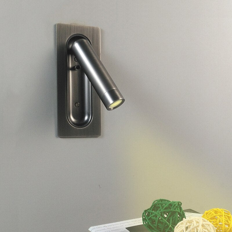 Elegantní minimalistická nástěnná lampa u postele pro malé pokoje a ložnice