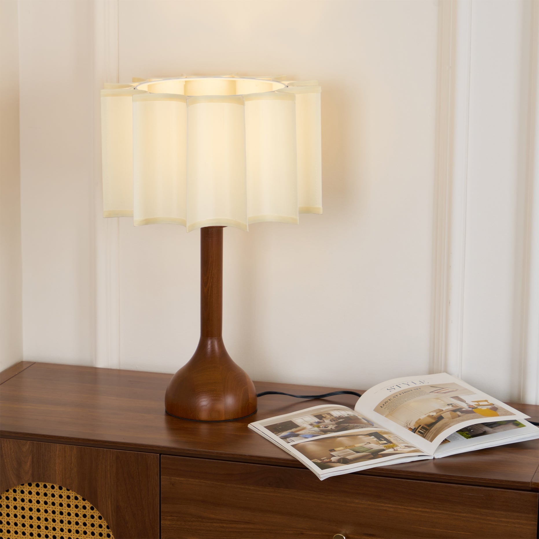Lampe de table contemporaine Hakka