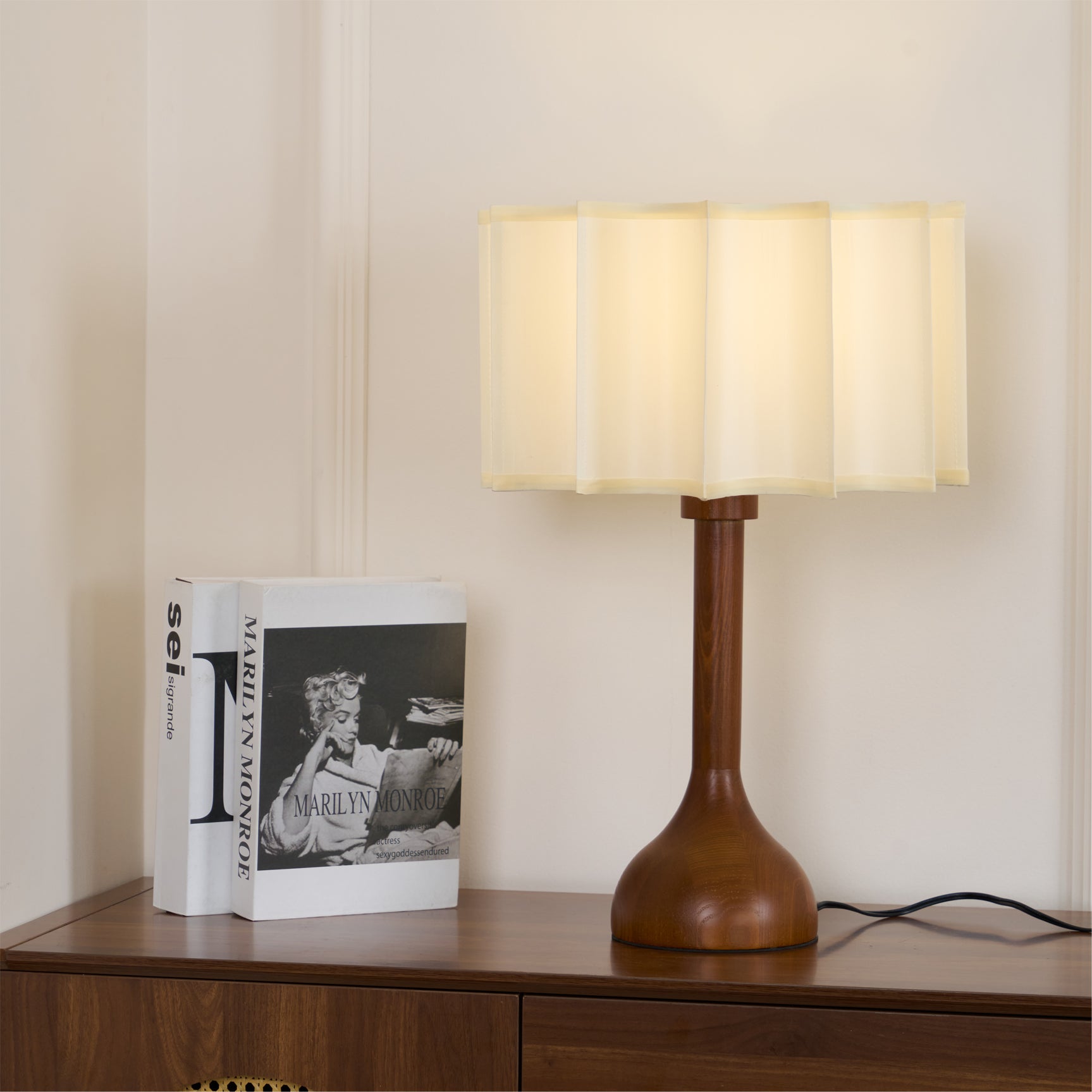 Lampe de table contemporaine Hakka