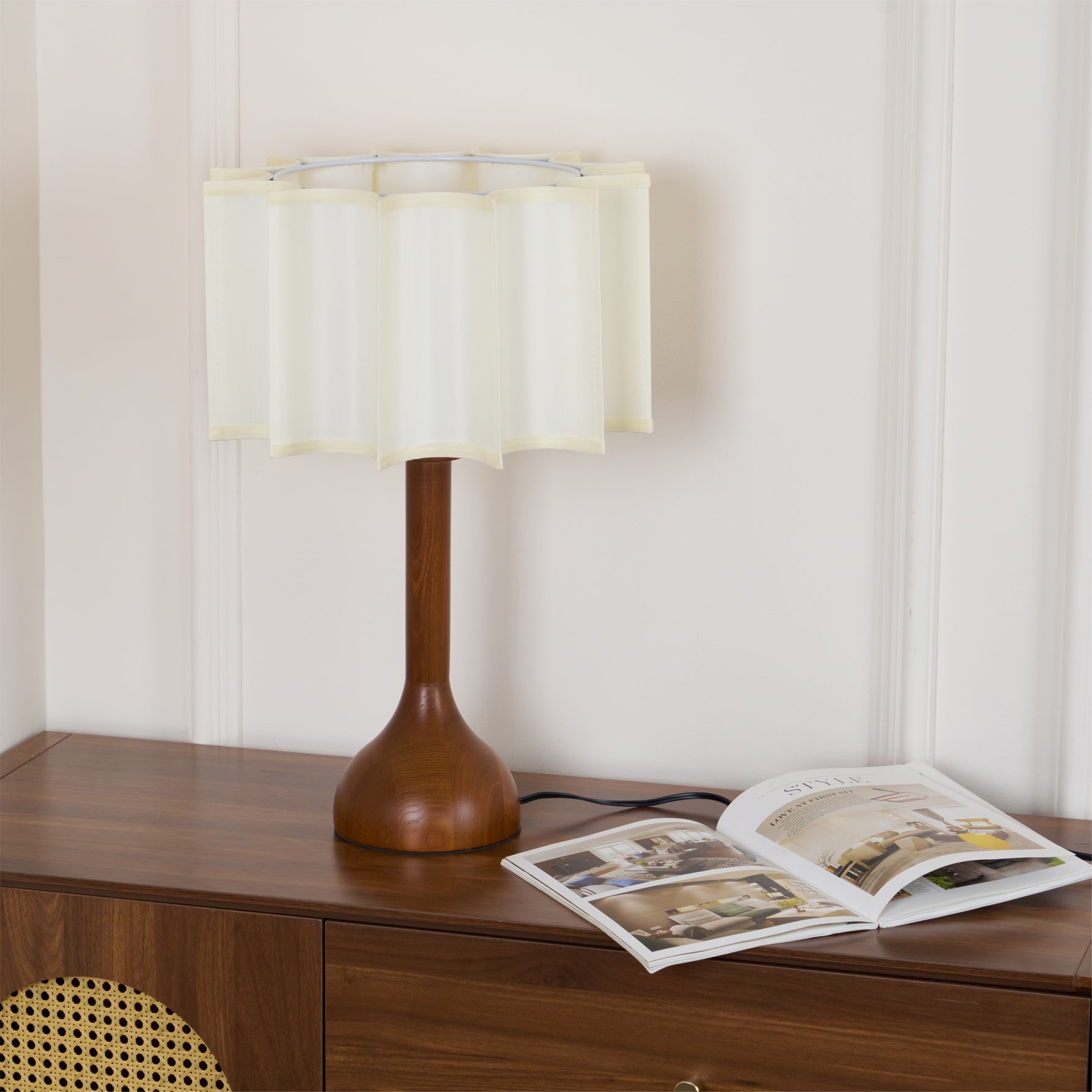 Lampe de table contemporaine Hakka