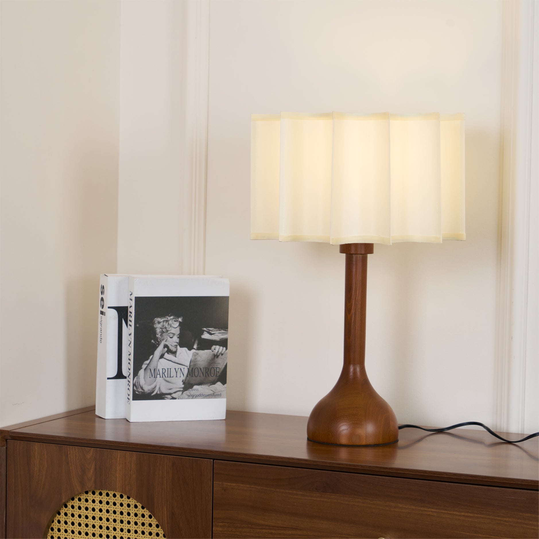 Lampe de table contemporaine Hakka