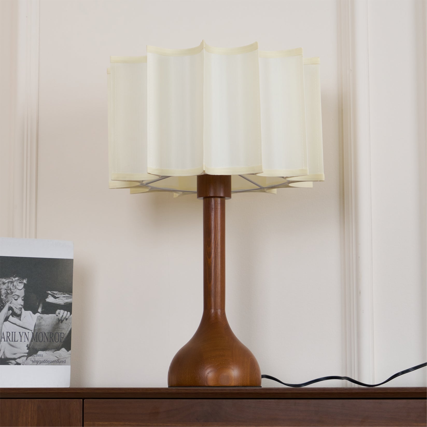 Lampe de table contemporaine Hakka