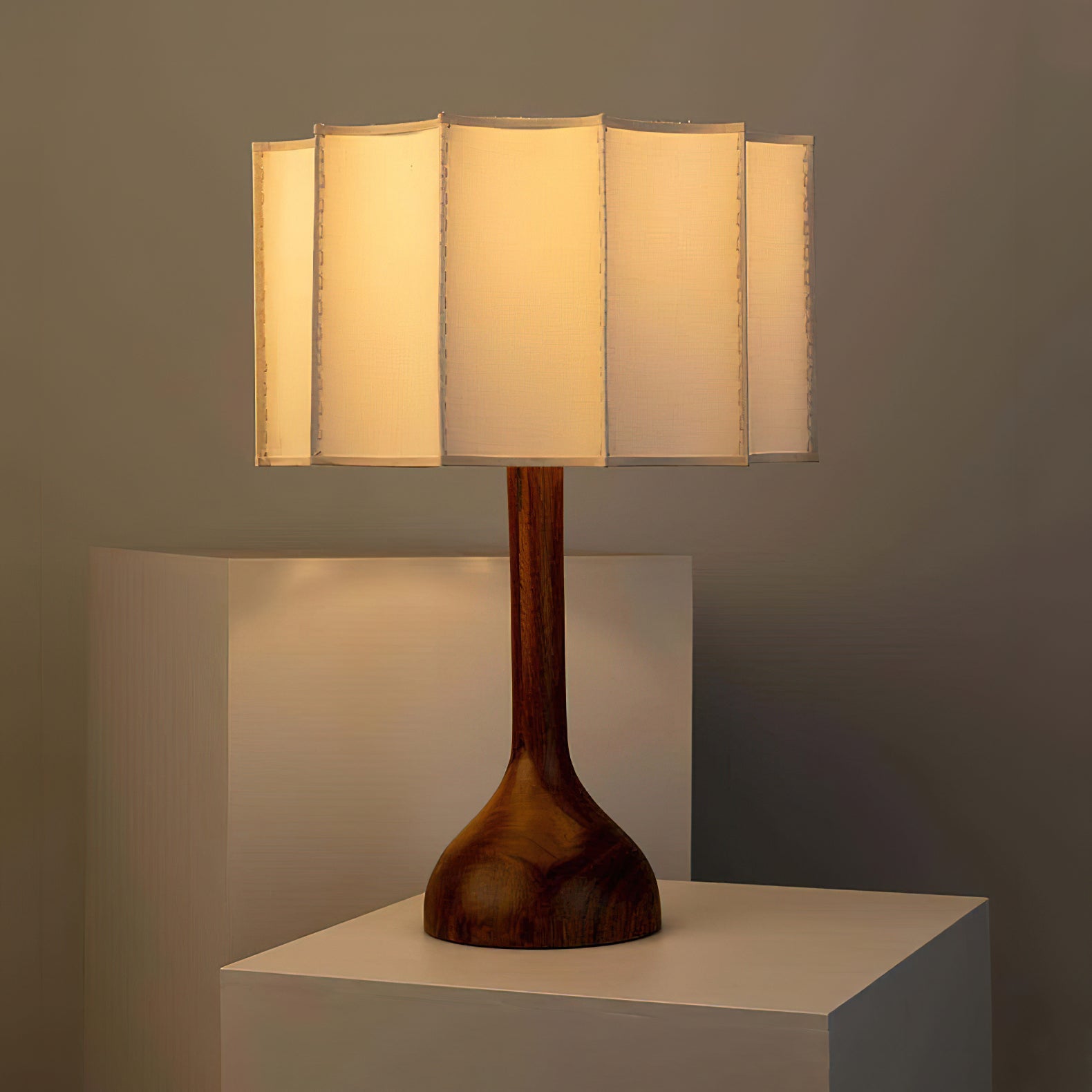 Lampe de table contemporaine Hakka