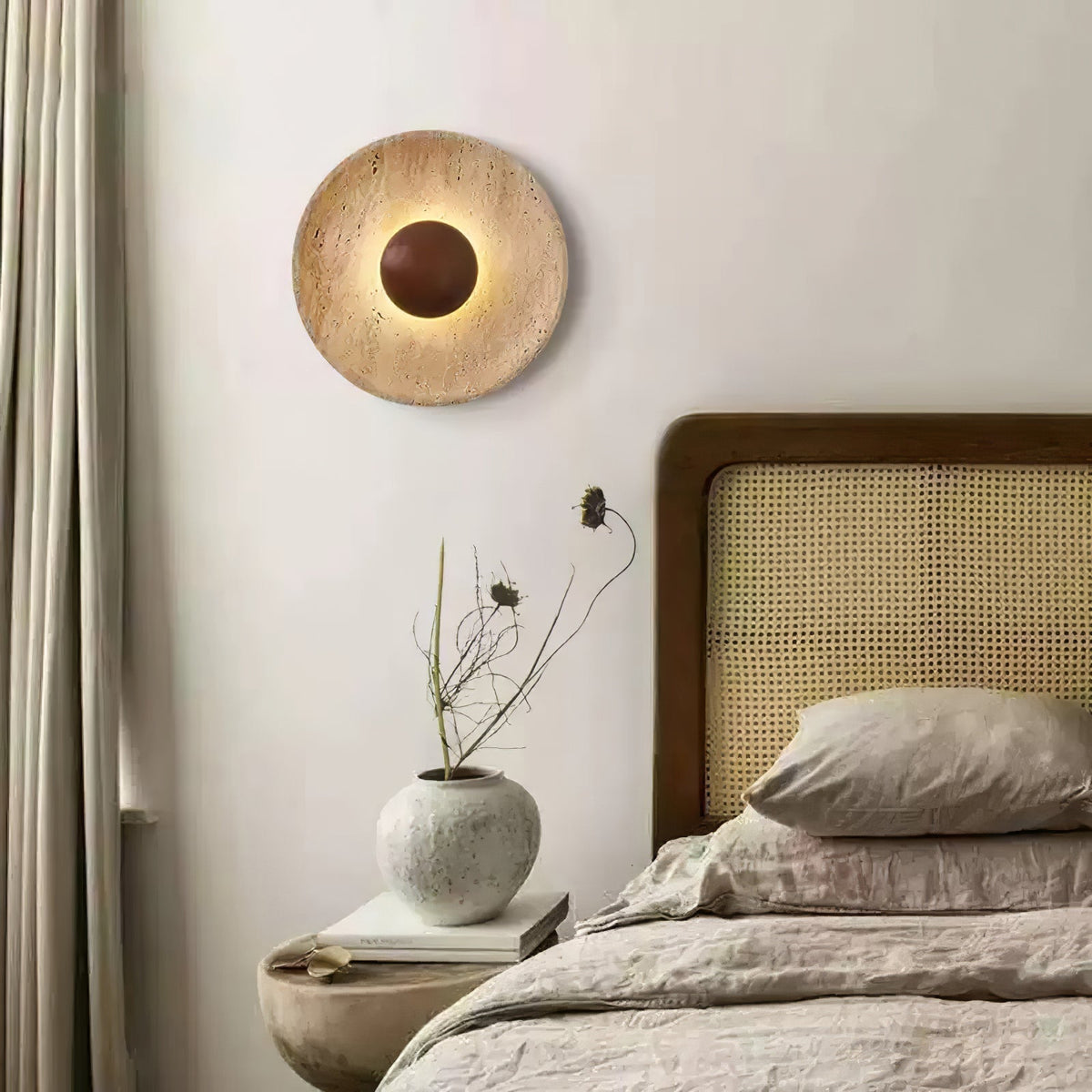 Applique murale solaire en travertin Aveny — forme de disque circulaire