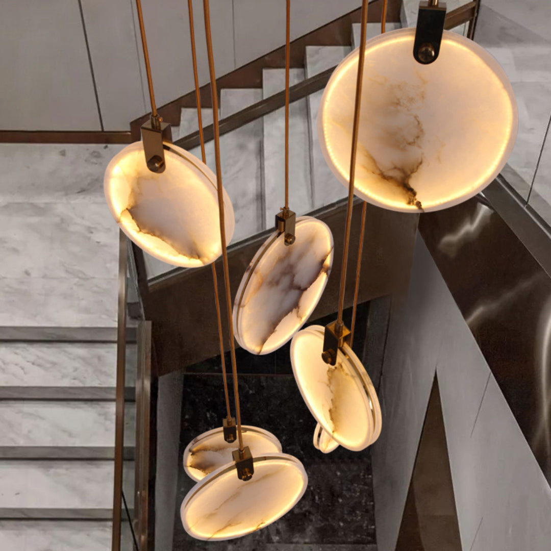 مصباح قلادة Harvest Alabaster — أقراص معلّقة، دعامات من الفولاذ النحاسي