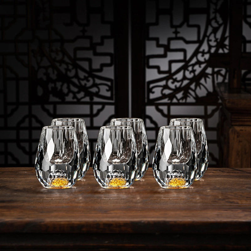 Zestaw 2 ręcznie wykonanych kryształowych szklanek do whisky AurumCrest ze złotymi płatkami