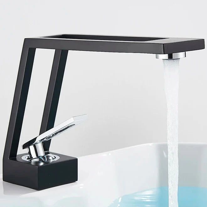 カローラ ホロウ デッキマウント 蛇口 | Orntli