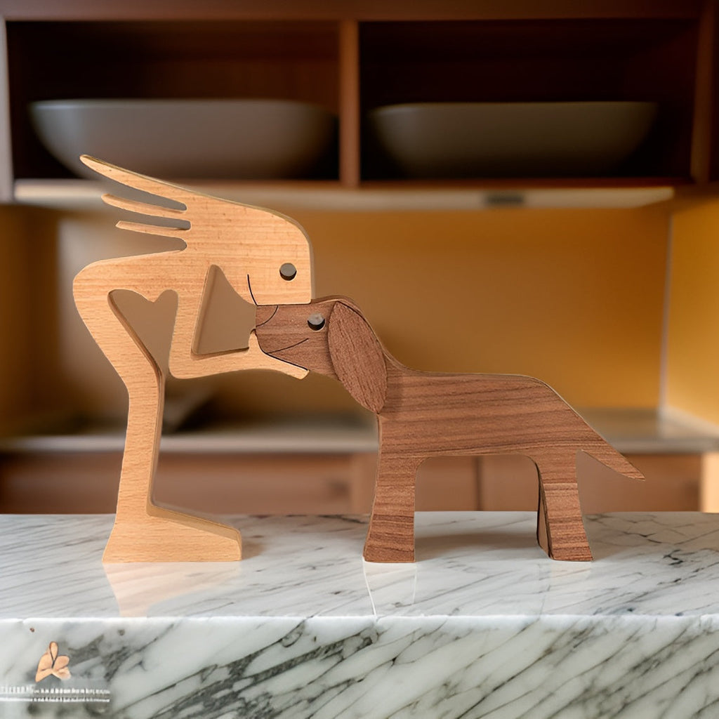 Un lien sincère | Sculpture artisanale en bois de Taavita et d’un humain