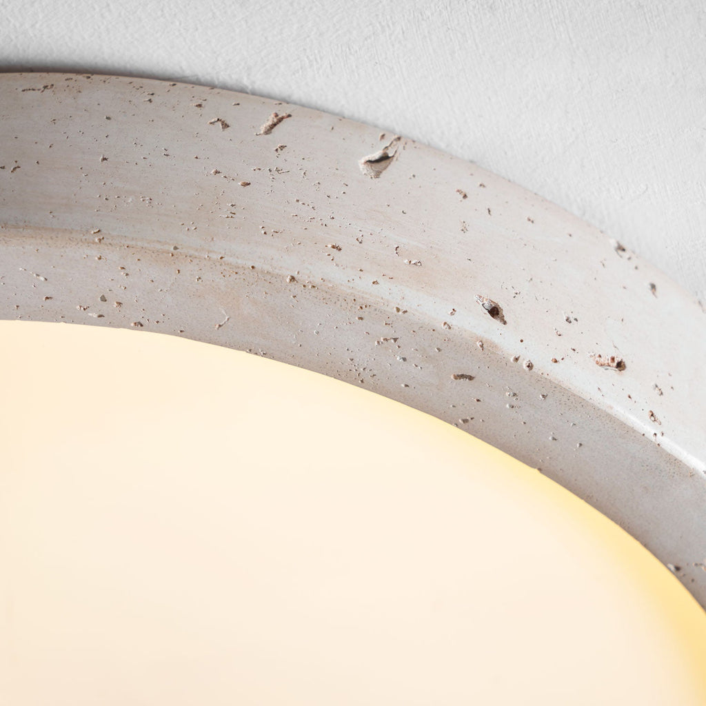 Lampa sufitowa Horizon z trawertynu — ściemnialna Triac, minimalistyczna rama