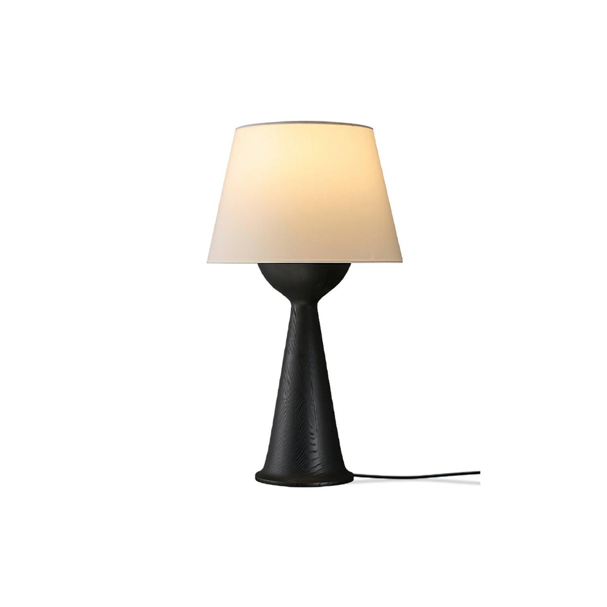 Konisk bordlampe i tre, Solis — kompakt profil, dimbar sokkel, integrert bryter
