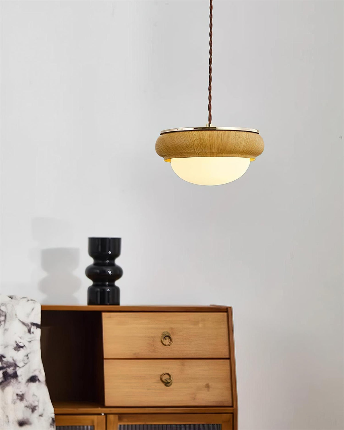 Lampada a sospensione da soffitto Quillon con anello in legno