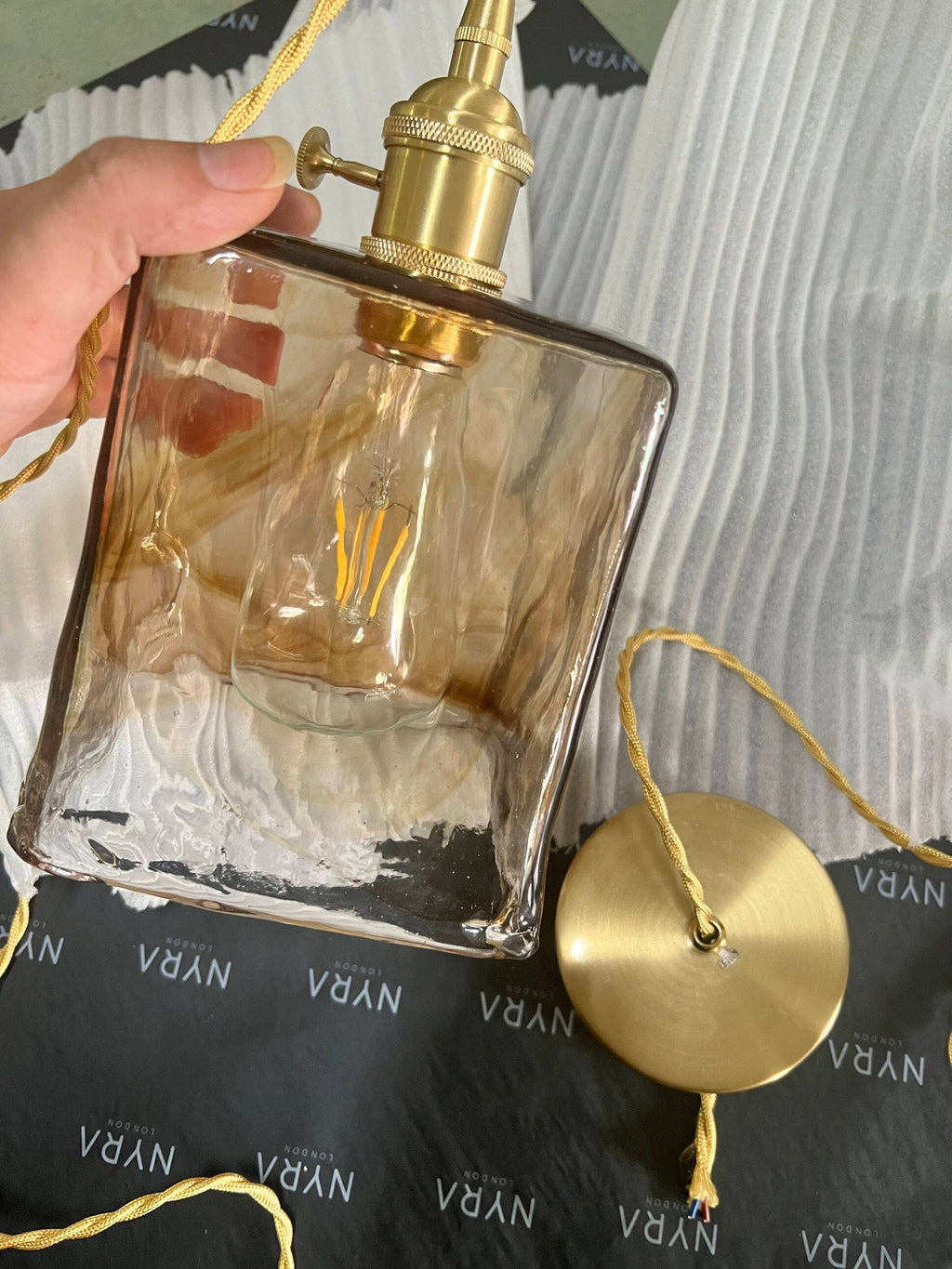 Amirino staklena svjetla