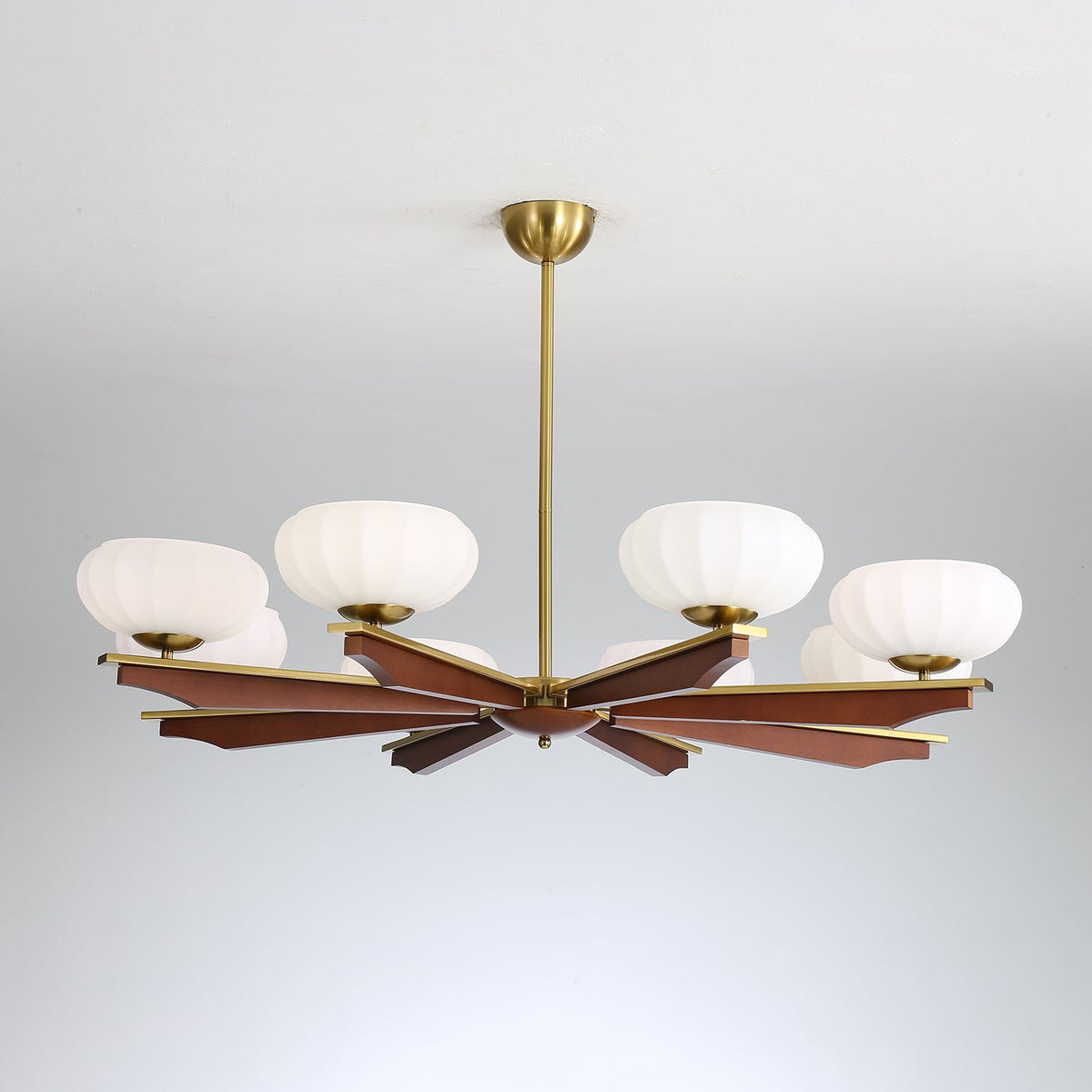 Uzoror Vintage Wood Chandelier — Traditional Elegant Design