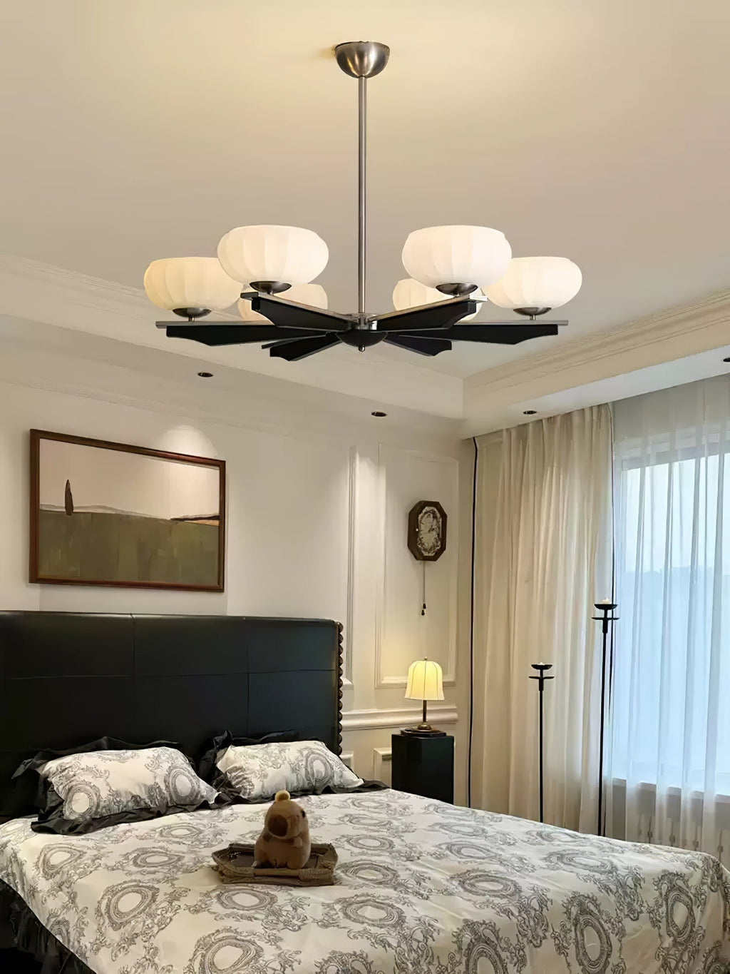 Uzoror Vintage Wood Chandelier — Traditional Elegant Design