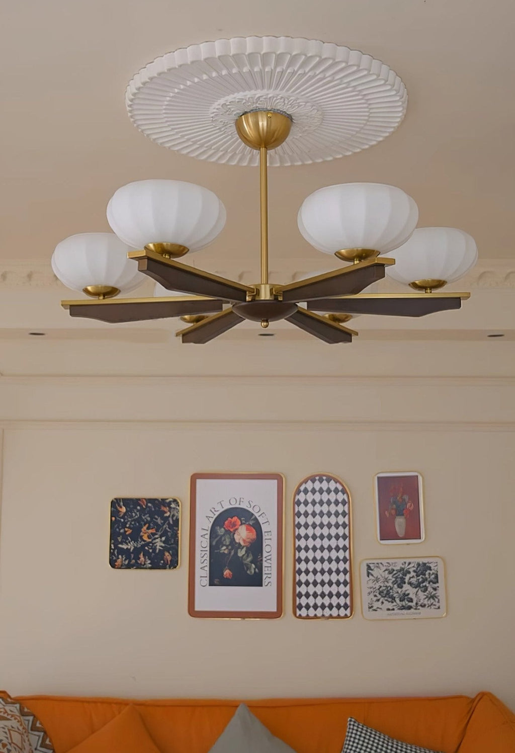 Uzoror Vintage Wood Chandelier — Traditional Elegant Design
