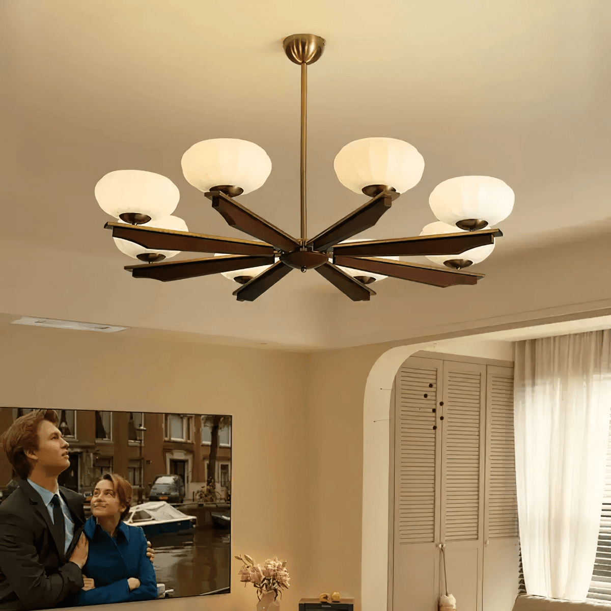 Uzoror Vintage Wood Chandelier — Traditional Elegant Design