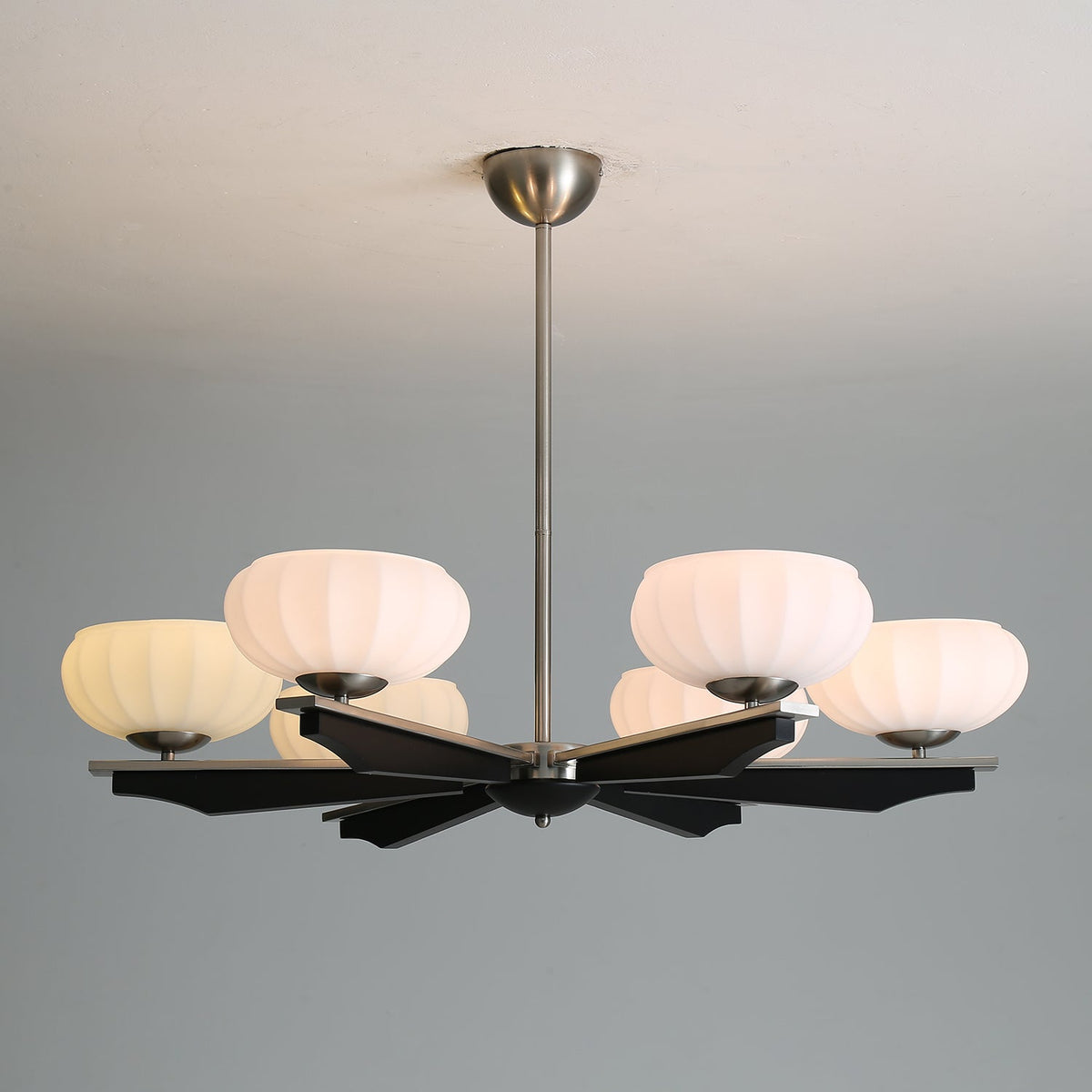 Uzoror Vintage Wood Chandelier — Traditional Elegant Design